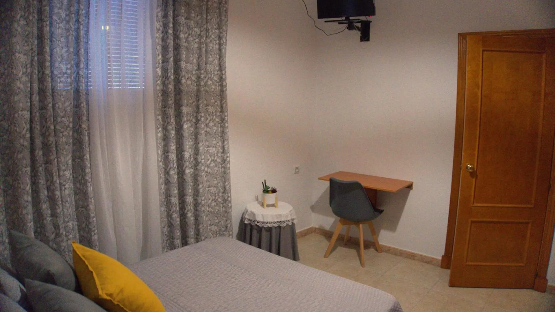 Guest house Hostal La Parada Bornos