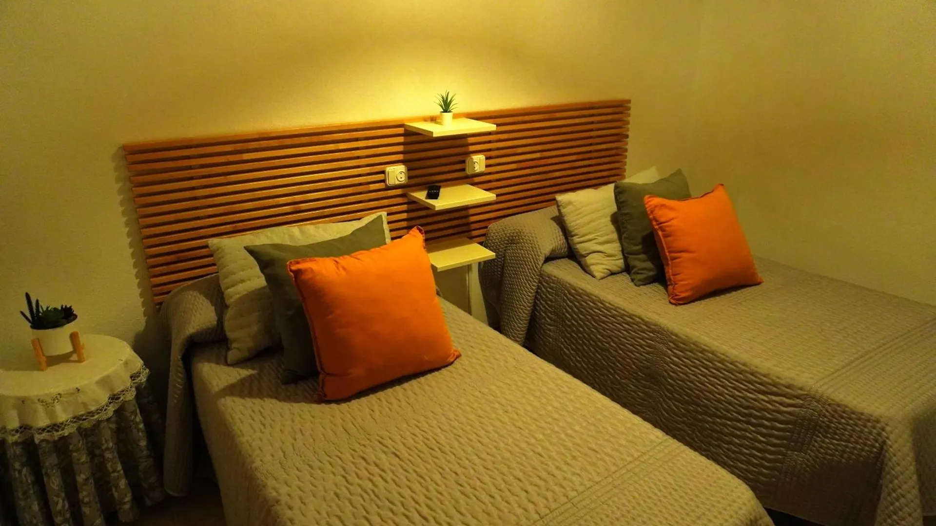 Hostal La Parada Bornos Guest house