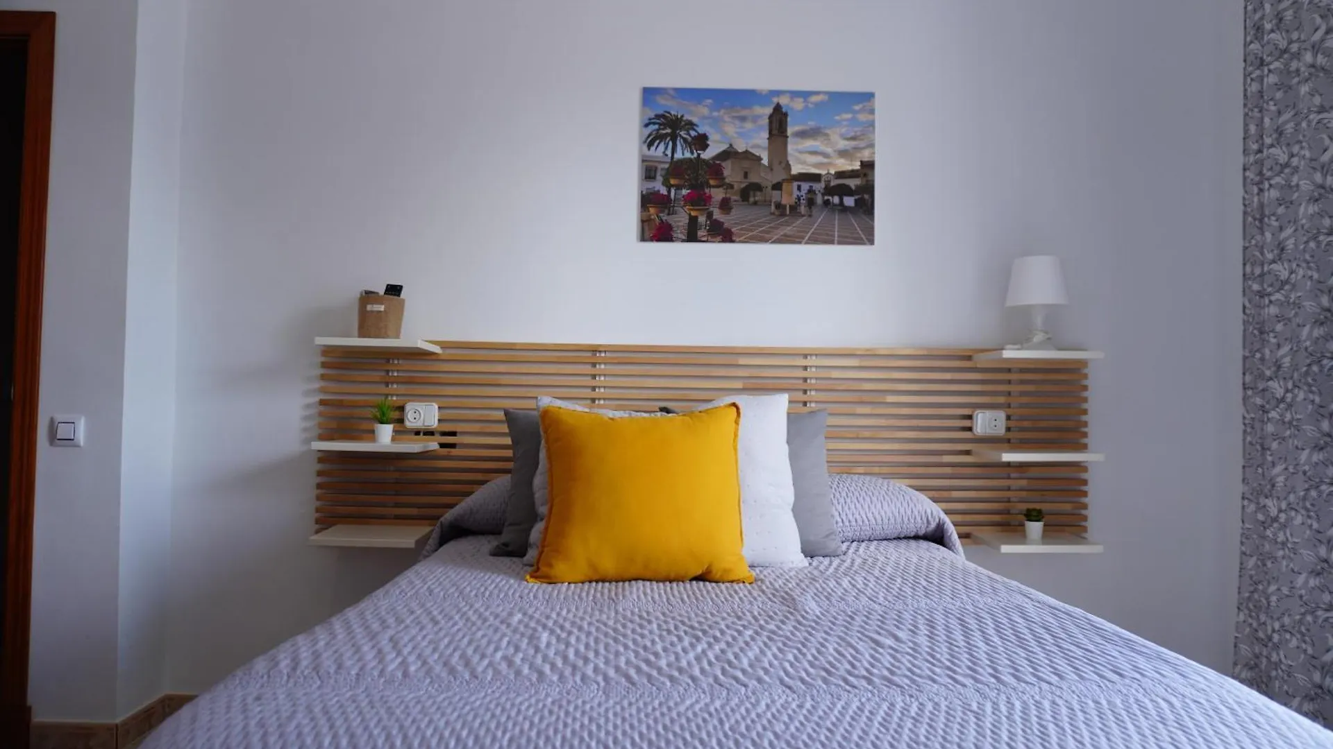 Hostal La Parada Bornos Guest house